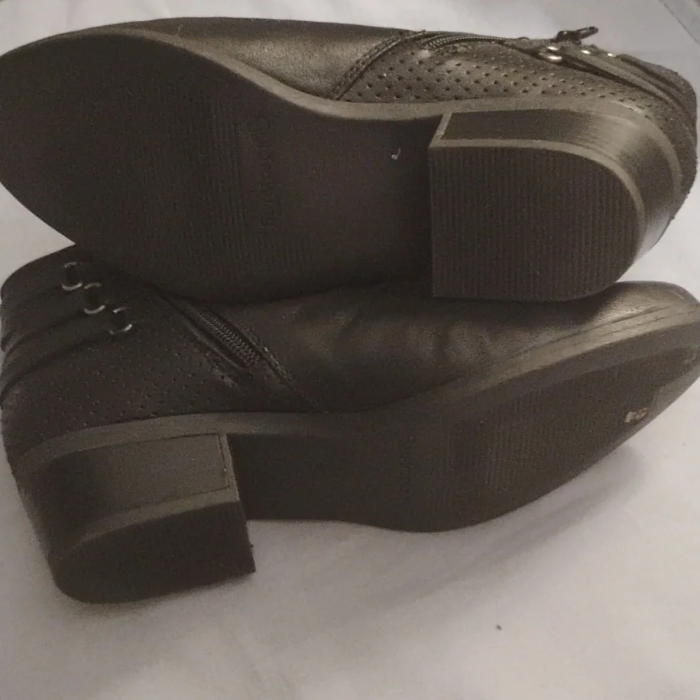 Baretrap Boots! Worn Once!
